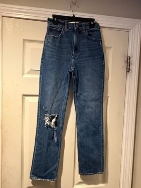 Abercrombie & Fitch Ultra High Rise Ankle Straight Jeans in blue 24